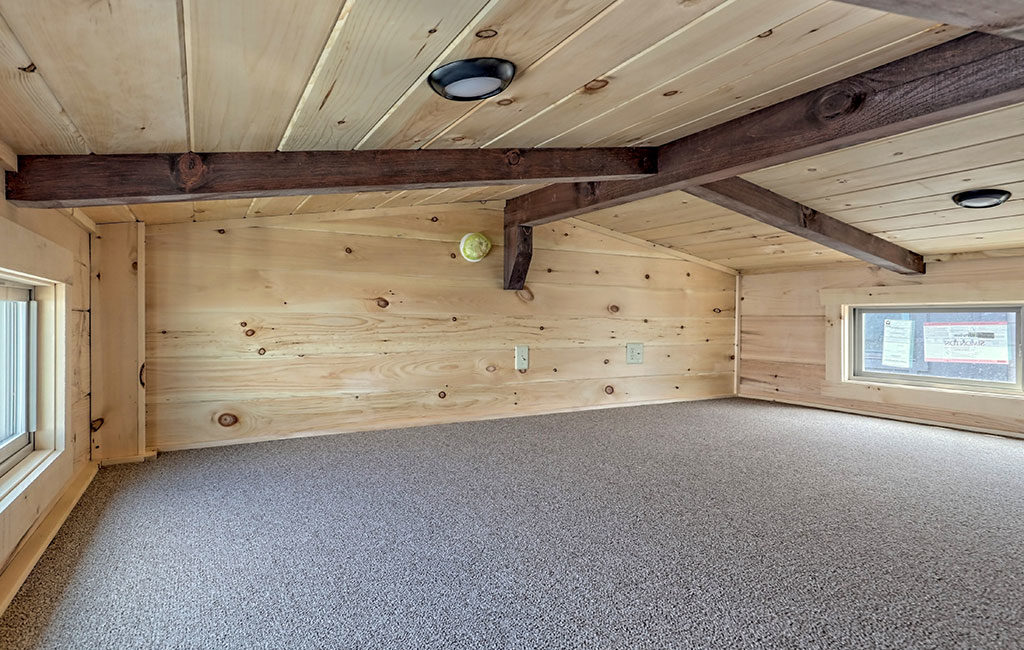 lincoln-log-cabin-us-loft-area-01