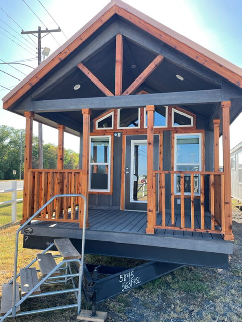 Lakeview-Tiny-Home-Front
