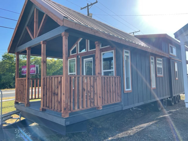 Lakeview-Tiny-Home-Outside